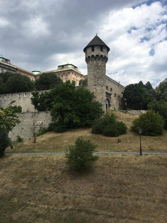 Castel View Apartment Budapest Eksteriør billede